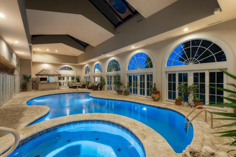 17500sqft PRIVATE ESTATE IndoorPool HotTub BIG LAKEVIEW Tennis Court Theater SDC - image 48