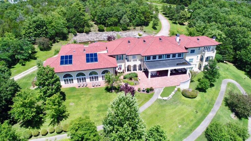 17500sqft PRIVATE ESTATE IndoorPool HotTub BIG LAKEVIEW Tennis Court Theater SDC - image 10