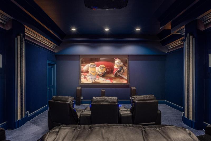 17500sqft PRIVATE ESTATE IndoorPool HotTub BIG LAKEVIEW Tennis Court Theater SDC - image 20