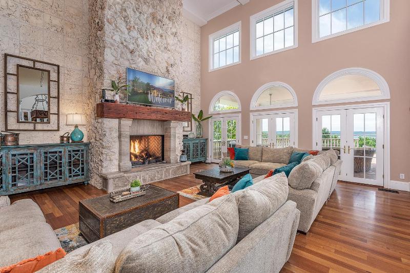 17500sqft PRIVATE ESTATE IndoorPool HotTub BIG LAKEVIEW Tennis Court Theater SDC - image 23