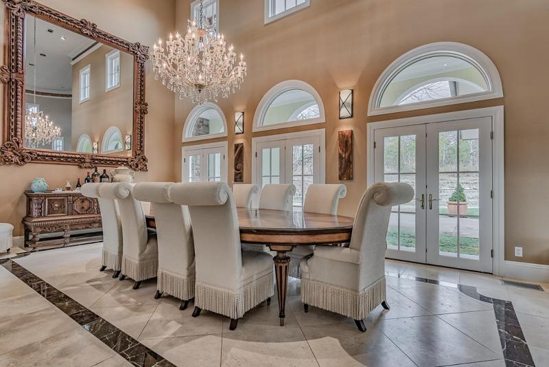 17500sqft PRIVATE ESTATE IndoorPool HotTub BIG LAKEVIEW Tennis Court Theater SDC - image 9