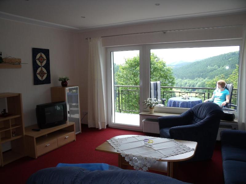 Two-Bedroom Holiday Home with Balcony image 3