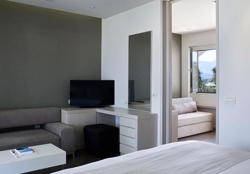 Pelagos Suites Hotel & Spa - image 31