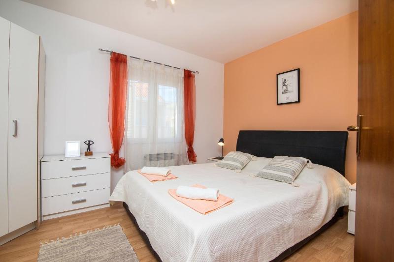 Apartment Maja - image 10