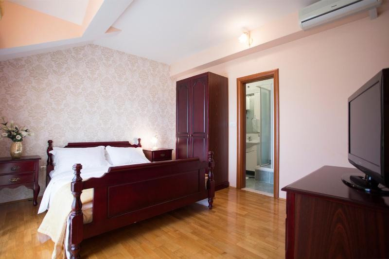 Apartments Villa Paradise - image 41