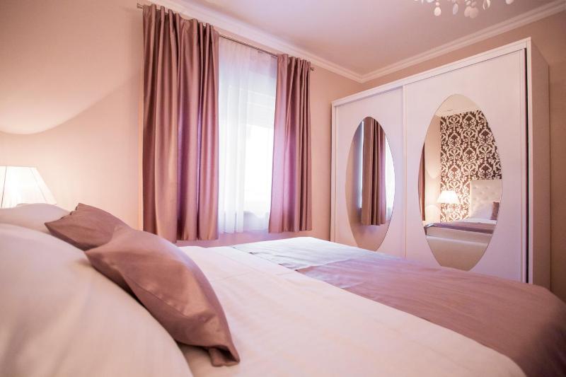 Apartments Villa Paradise - image 33
