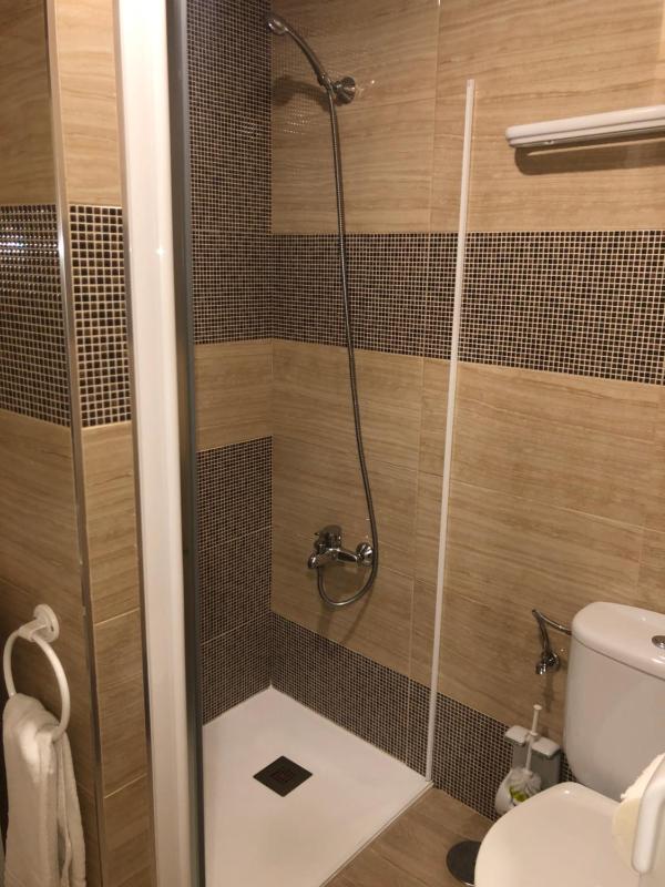 Double or Twin Room image 4