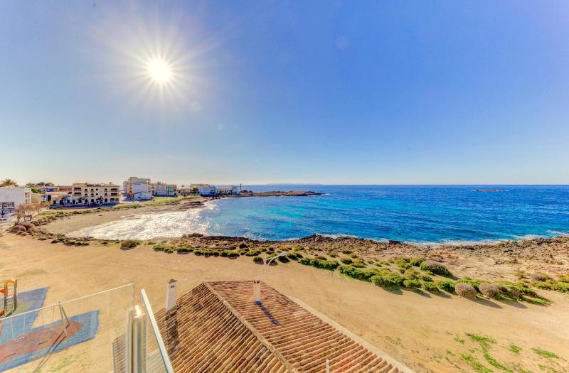 Apartment with Sea View image 2