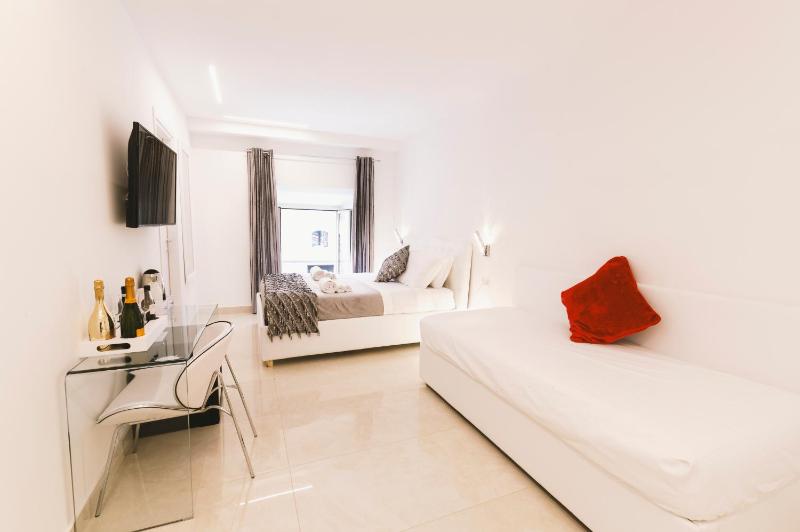 Quadruple Room image 1