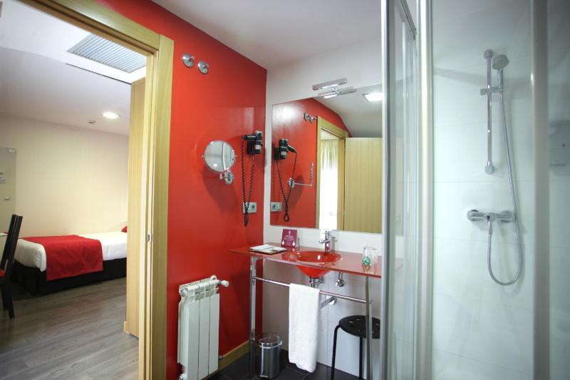 Single Room image 2