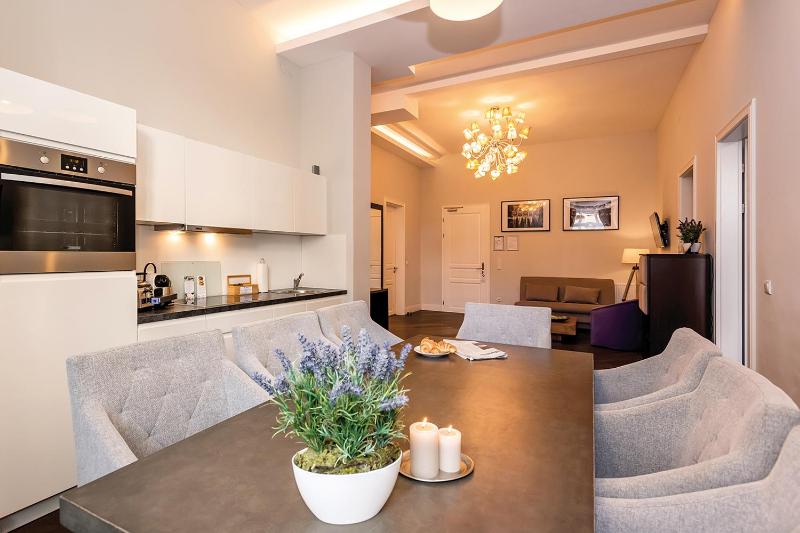 Superior Apartment image 1