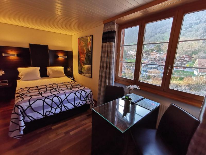 Small Double Room image 2