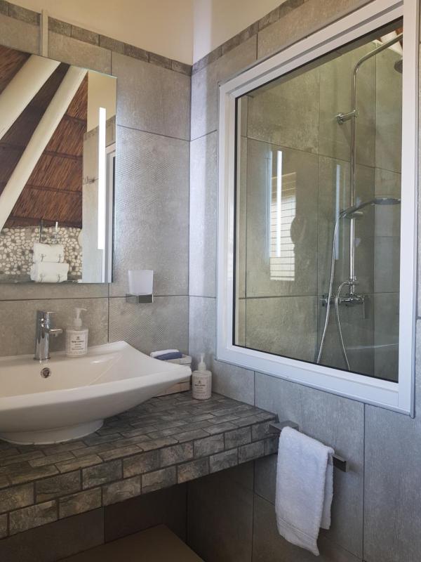 Beach Style Cottage - image 10