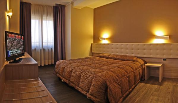 Deluxe Double Room image 1
