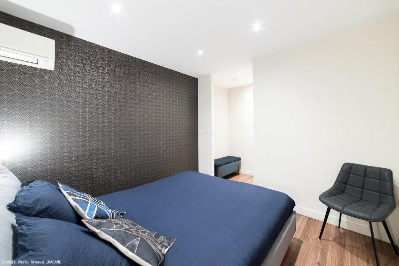 One-Bedroom Apartment image 4