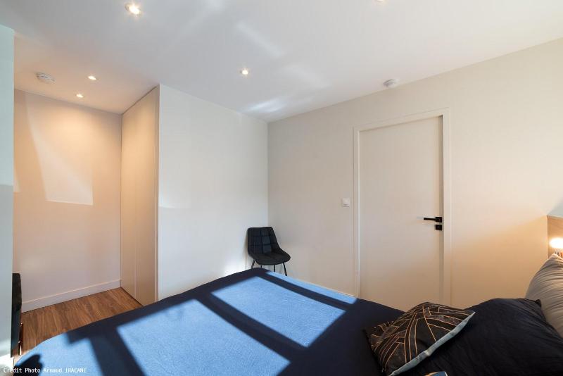 One-Bedroom Apartment image 3