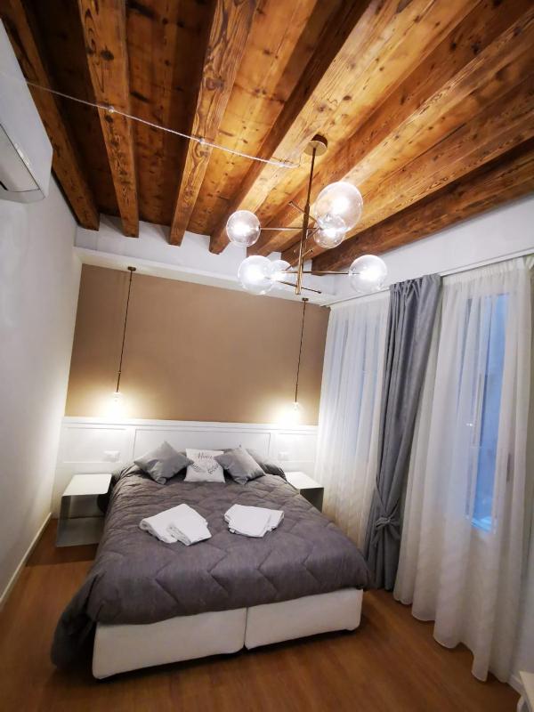 Deluxe 3 Bedroom Flat in Rialto - image 2