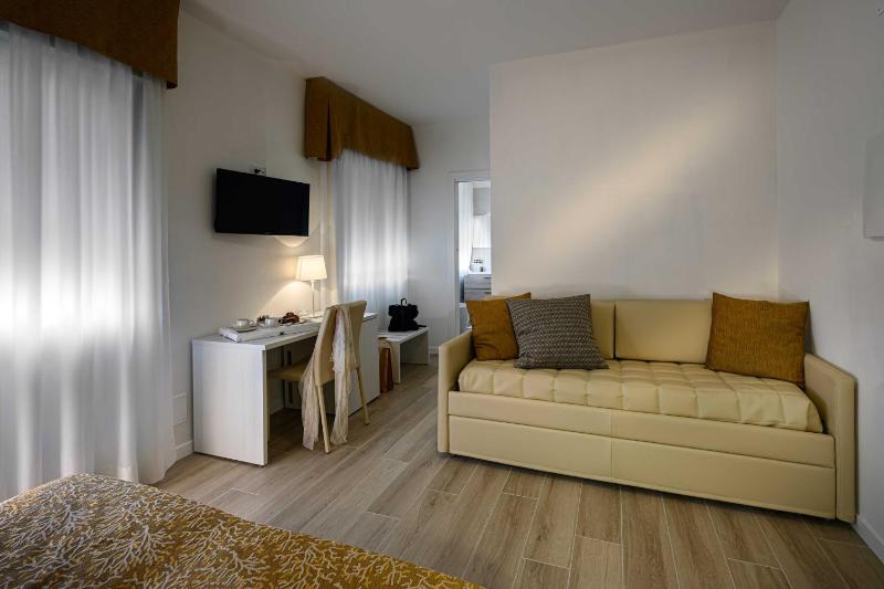 Standard Family Room image 3