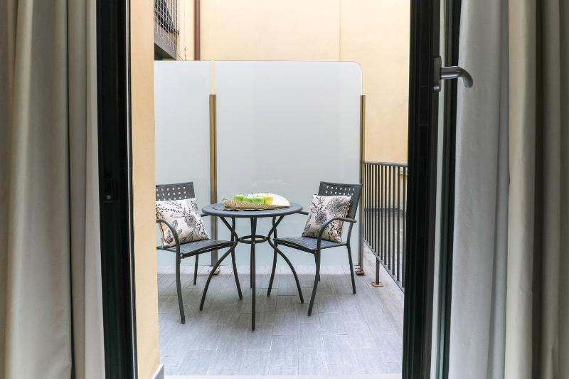Studio (3 Adults) image 4