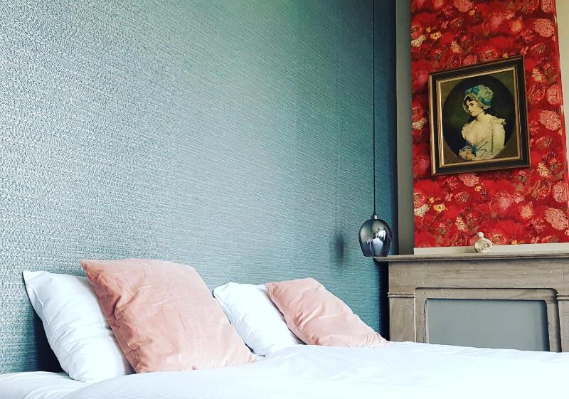 Superior Double Room with Balcony image 2