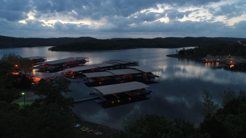 Luxury Lakefront Villa 2Mi to Silver Dollar City POOL Theatre Room Kayaks - image 16