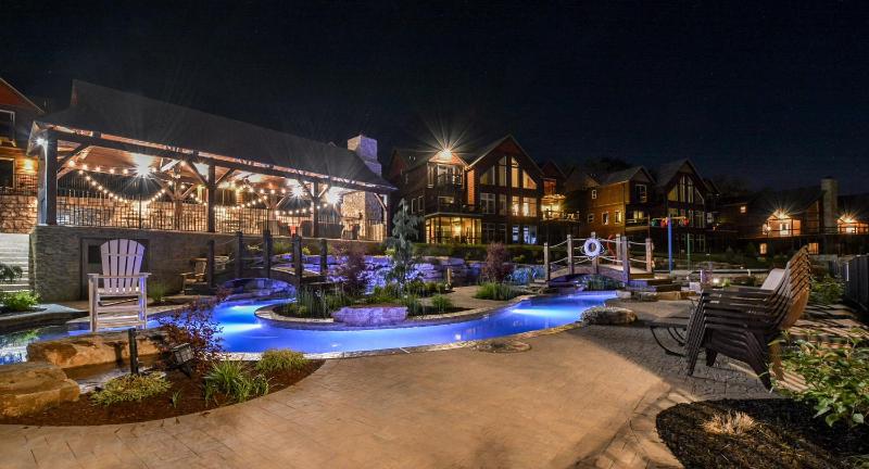 3 King Suites + Lakefront w/ Dock Pools & Mini Golf – Perfect Family Getaway Near SDC! - image 33