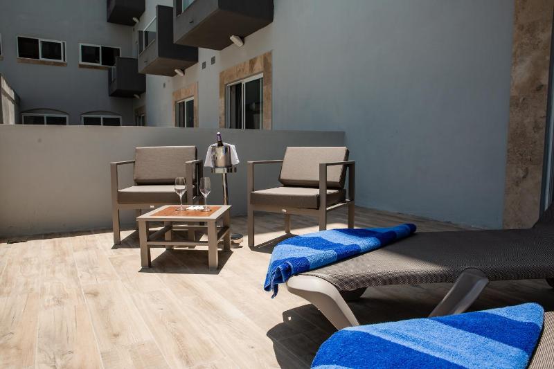 Double Room with Terrace image 4