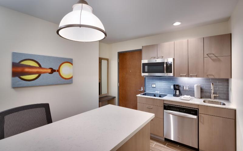 King Studio Suite with Kitchen and Sofa Bed image 2