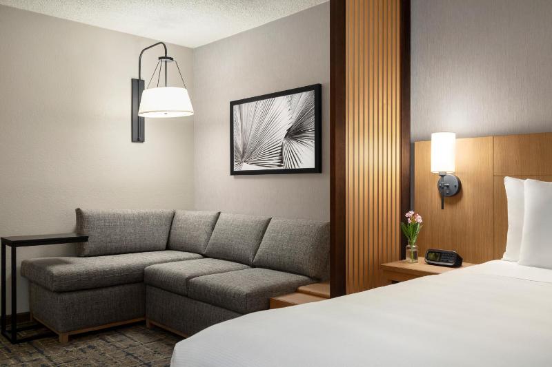 King Room with Sofa Bed image 4