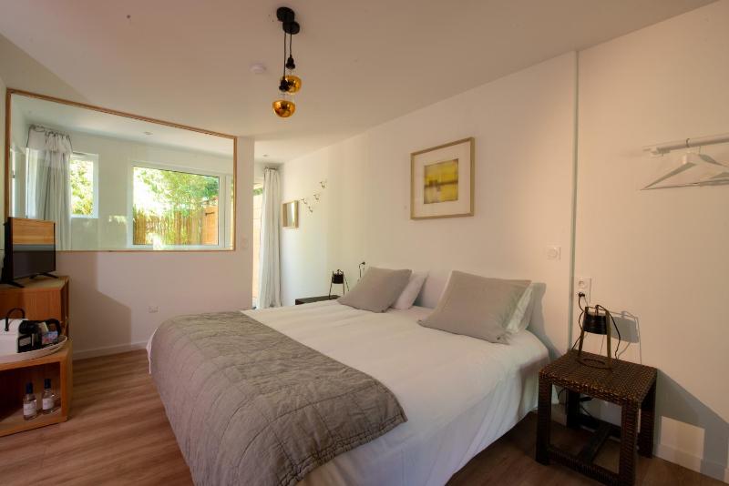 Deluxe Double Room image 2