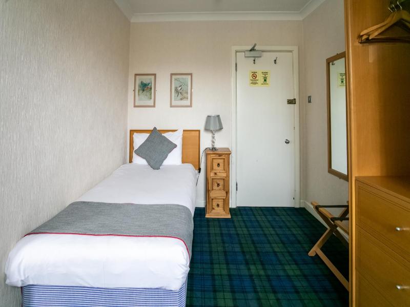Standard Single Room image 2