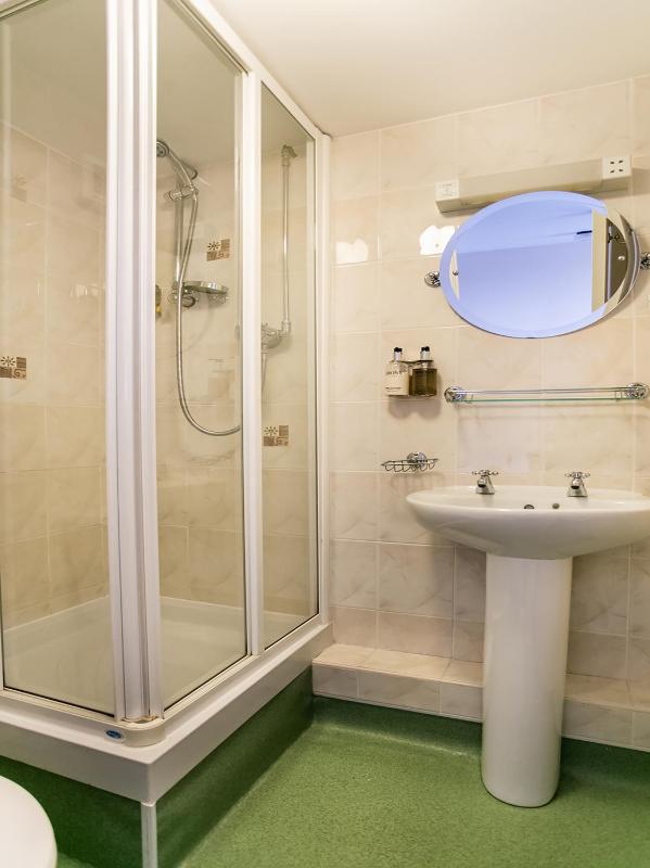 Standard Triple Room image 1