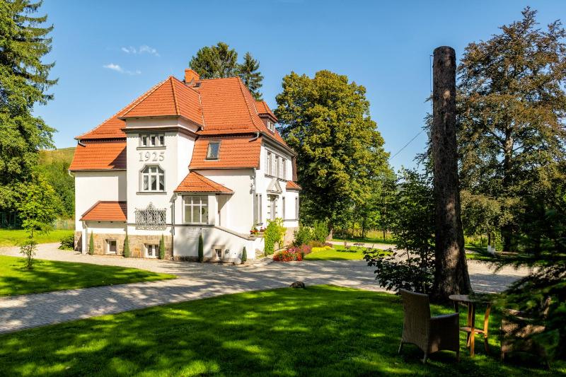 Villa image 2