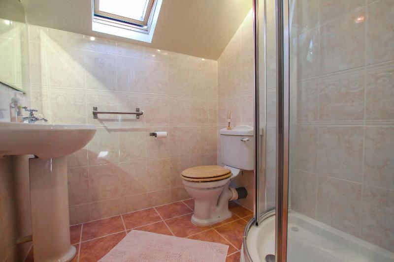 Single Room with Private Bathroom image 2