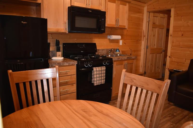 One-Bedroom Cottage image 3