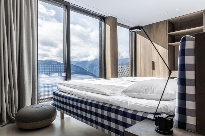 Suite with Mountain View image 2