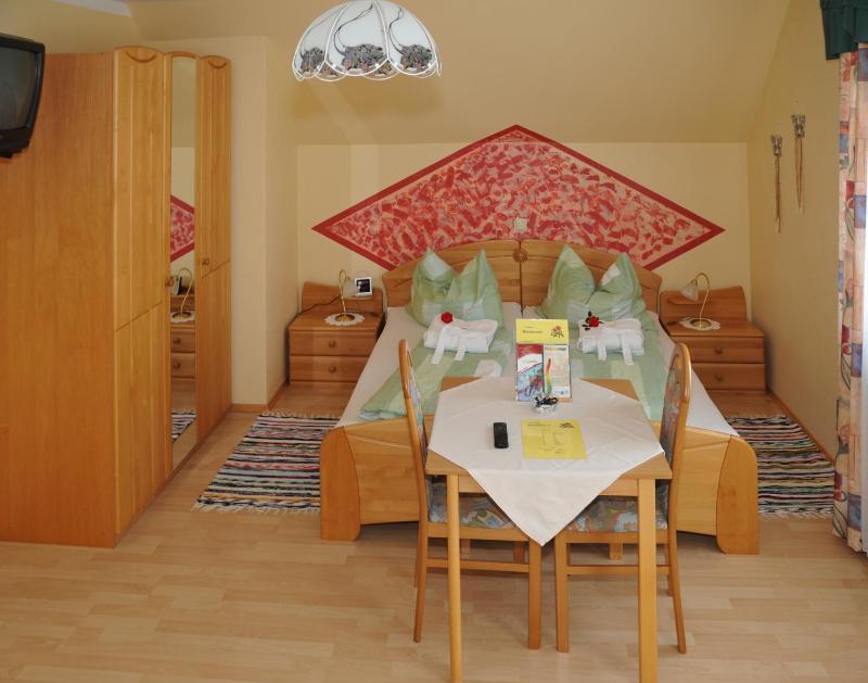Double Room image 3