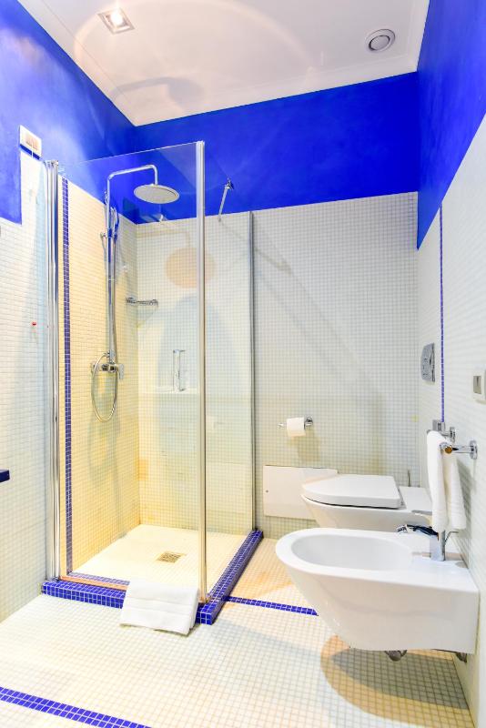 Standard Triple Room image 3