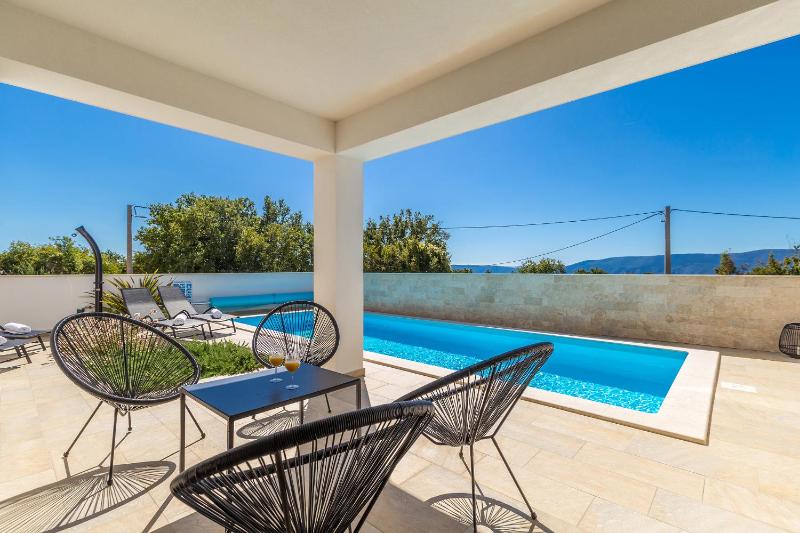Three-Bedroom Villa image 4