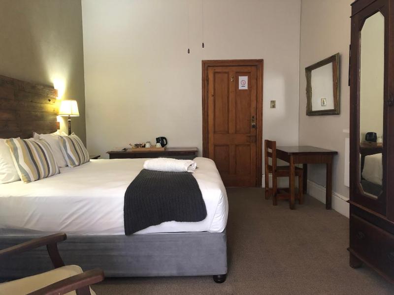 Selborne Bed and Breakfast - image 3