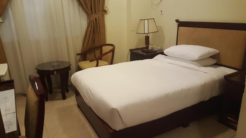 Al Muntazah Plaza Hotel - image 12
