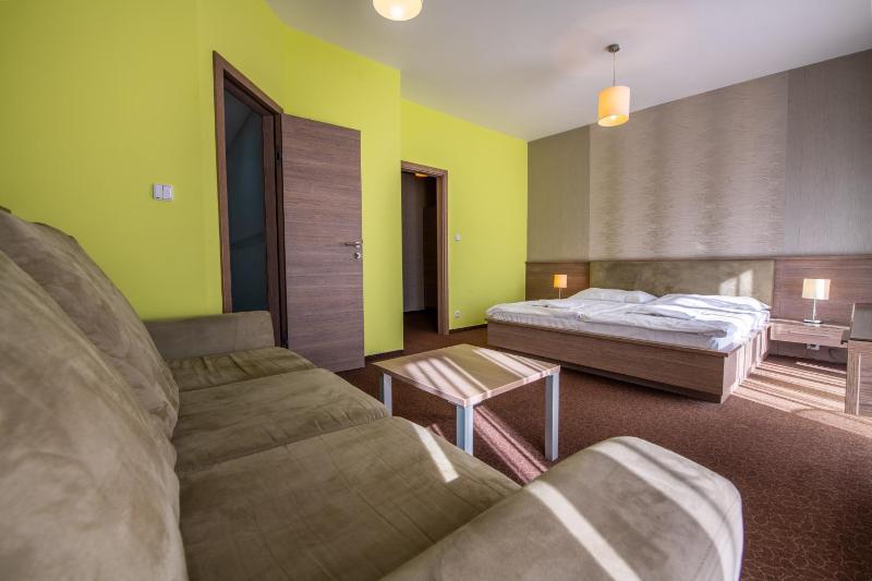 Double or Twin Room image 3