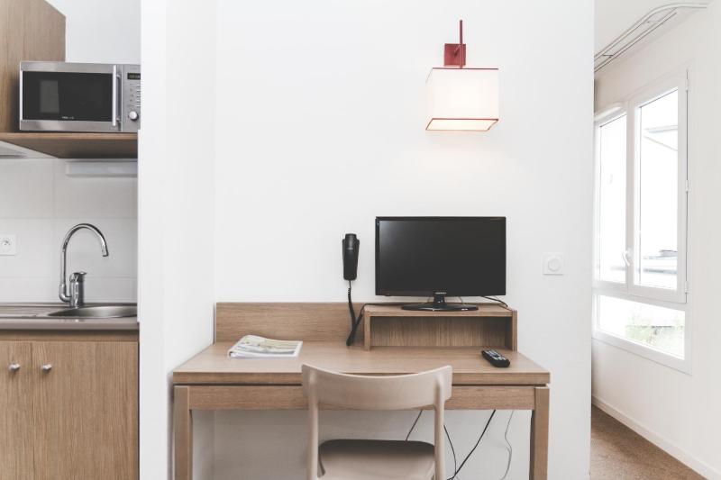 Large Quadruple Studio  image 4