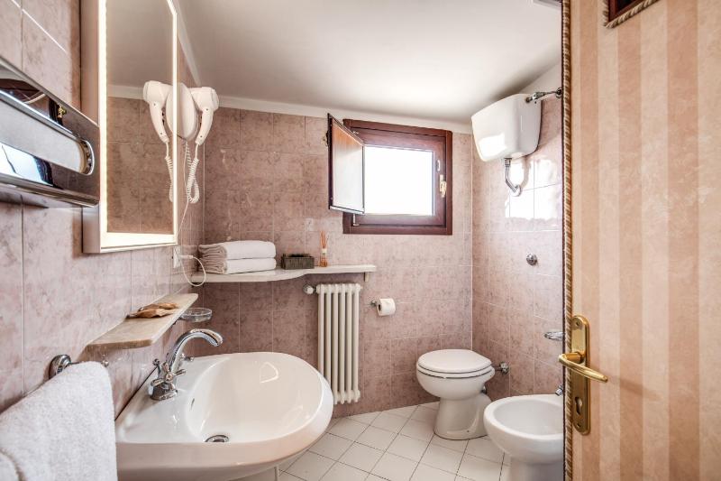 Superior Double or Twin Room image 1