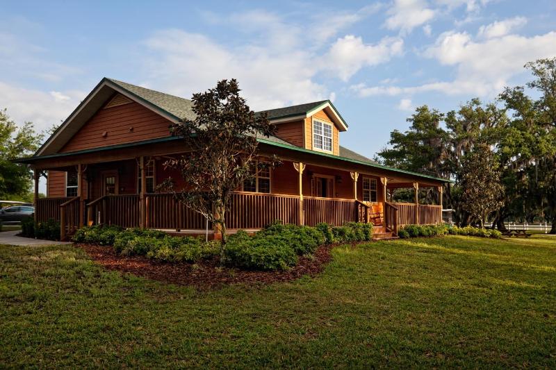 Saddle Club Studio Cabin image 2