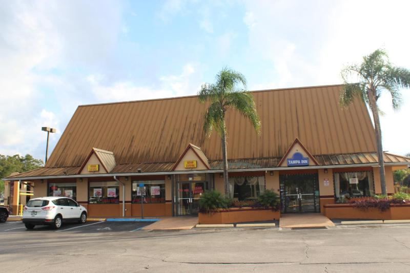 Tampa Inn Near Busch Gardens - image 10