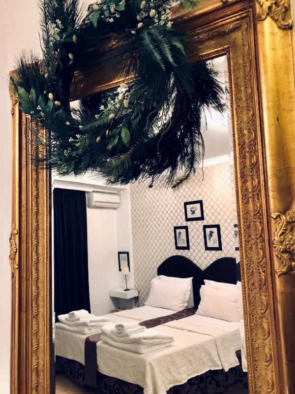 Studio Apartment image 3