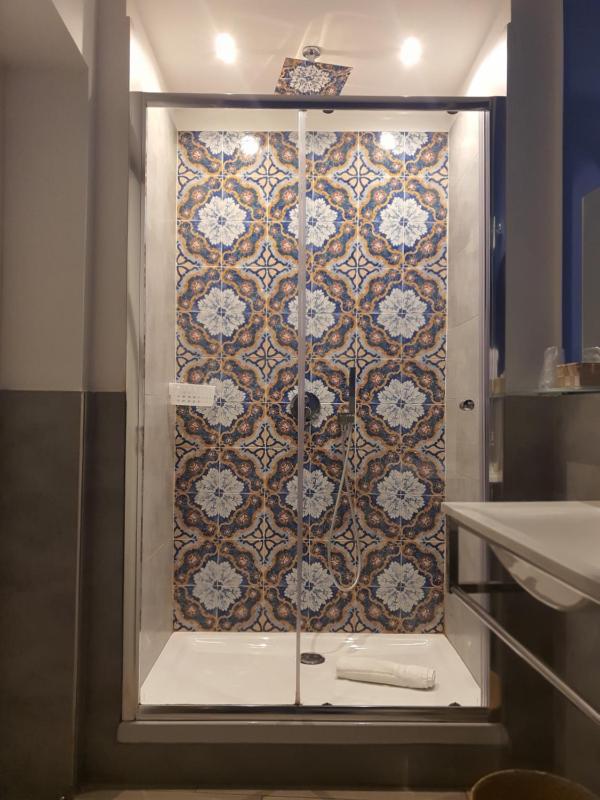 Double or Twin Room with Private Bathroom image 2