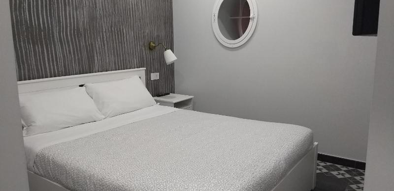Deluxe Apartment image 2