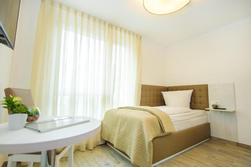 Single Room with Shower image 4